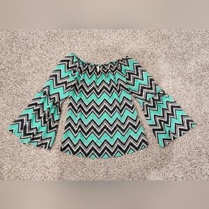 Voll Boutique Sheer Top Bell Sleeves Chervon Print Size S